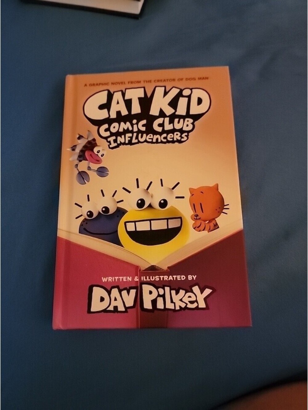 Cat Kid Comic Club Influencers Graphic Novel Dav Pilkey Dog Man Hardcover Color
